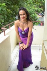 Chahat at Fallow Fallow You Teaser Launch